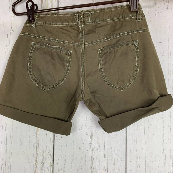 Jezebell 26x10 Straight Fit Cuffed Mid Rise Brown Shorts Women - Picture 2 of 7